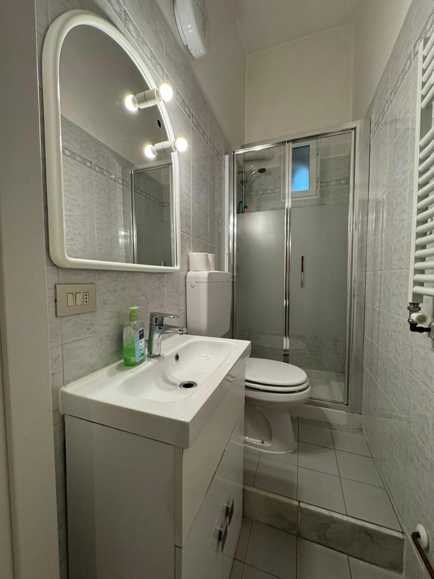 Savona Casa Vacanze Vicino Mare 3 Minuti Wifi Luaran gambar